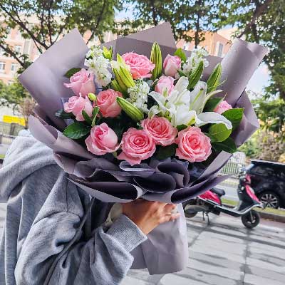 青岛11朵戴安娜粉玫瑰百合，与你一起追逐梦想